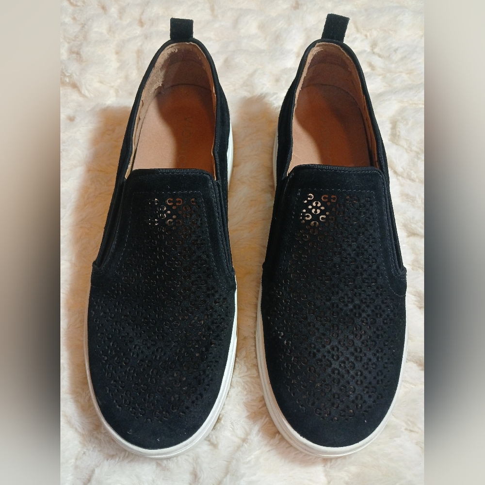 Vionic Kimmie Perf Perforated Black Suede Slip On Sneakers Shoes Womens Sz 9.5